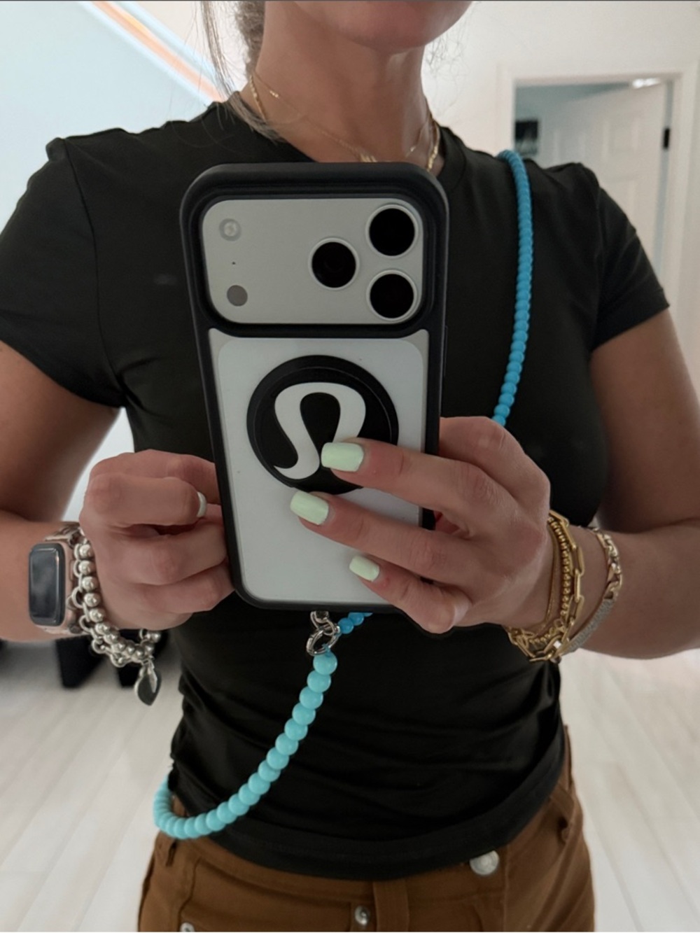 Blue Ombre Beaded Crossbody Phone Holder - Picture 4 of 5